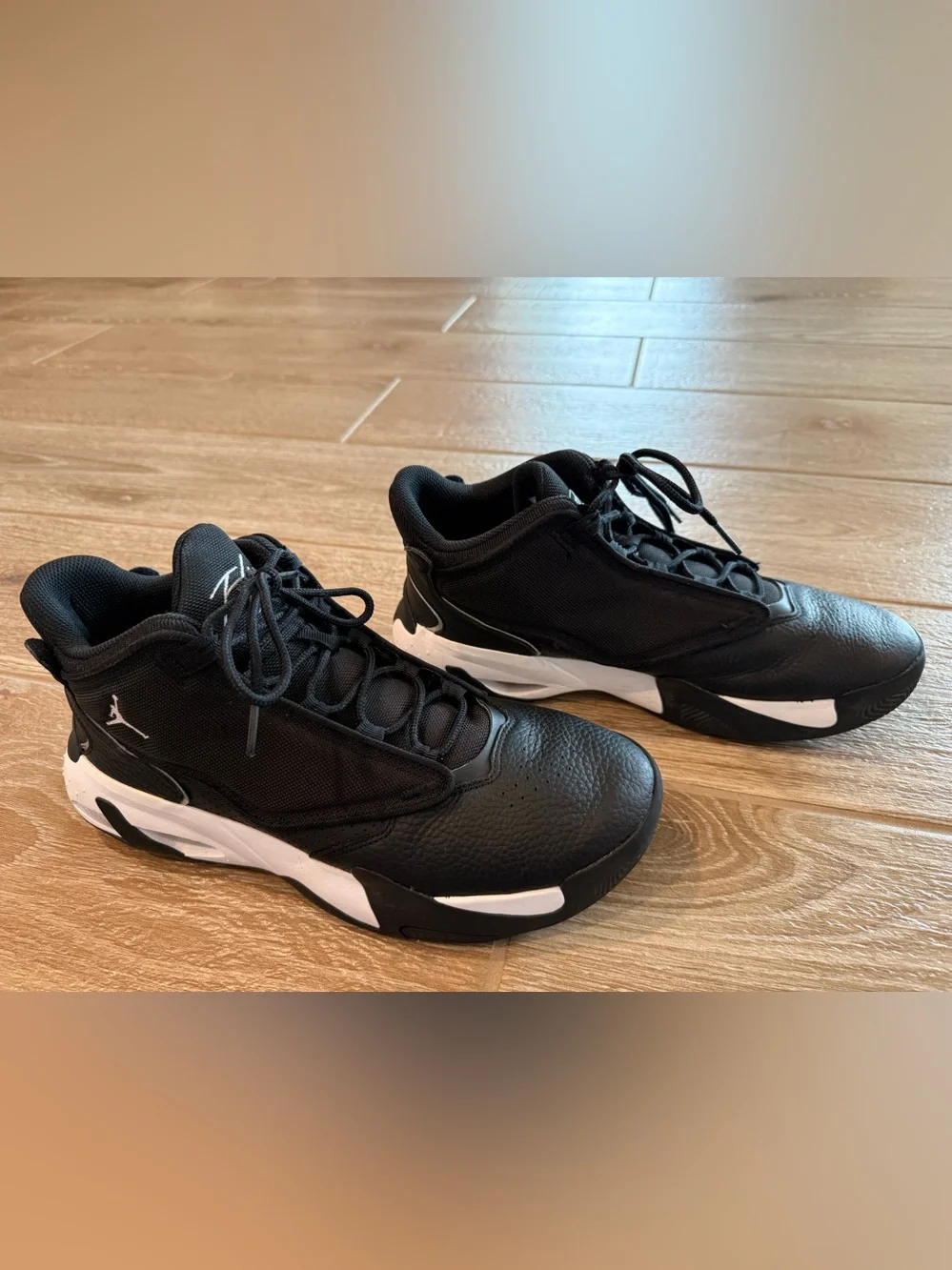Nike Black and White Men's Athletic Shoes